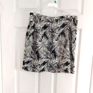 Black and White Leaf Print Skirt